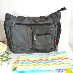 Fisher Price Diaper Bag. Fisher Price Gray Bag. Bolsa Pañalera. Baby Bag